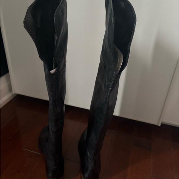 Black Leather Knee-High Boots - Picture 6 of 10